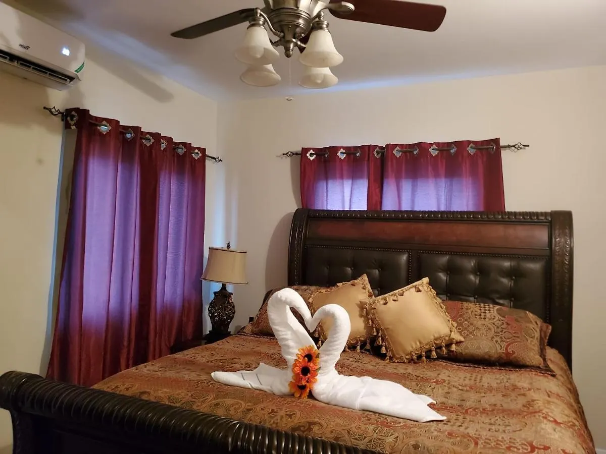Vakantiepark Mcnificent Royal Manor Hotel Lucea
